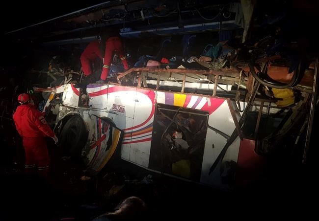 Bus hits dump truck in Bolivia; at least 24 reported dead | iNFOnews.ca