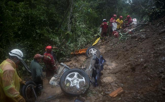 Landslide kills at least 11 on Bolivian highway | iNFOnews.ca