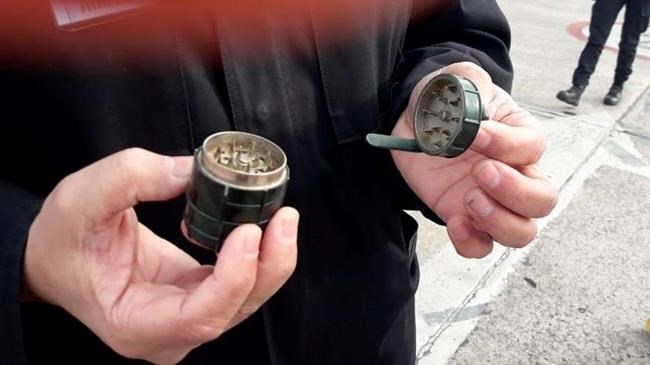 Argentina airport evacuated due to grenade-like pot grinder | iNFOnews.ca Argentina airport evacuated due to grenade-like pot grinder | iNFOnews.ca