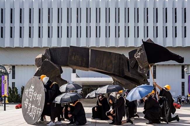 Hong Kong police arrest 8 over university protest | iNFOnews.ca