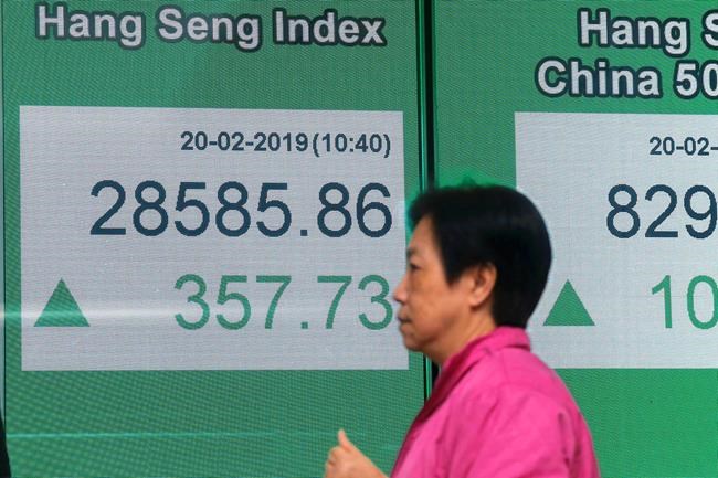 World shares mostly higher on upbeat talk on China-US trade | iNFOnews.ca CP1826357788