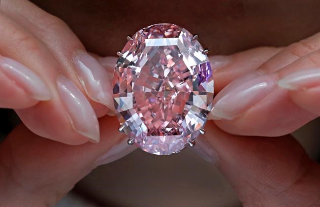 Pink diamond fetches record $71.2M in Hong Kong auction | iNFOnews.ca CP571766868