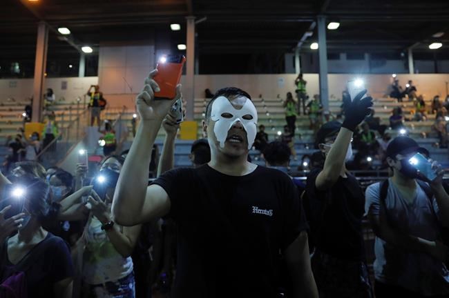 Hong Kong lawmakers challenge mask ban as protests persist | iNFOnews.ca