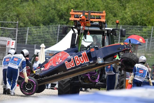 Lewis Hamilton takes pole for Austrian GP over Nico Rosberg | iNFOnews.ca