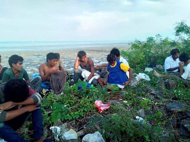 Malaysia says 41 Rohingya land up north, 200 still at sea | iNFOnews.ca CP47457454