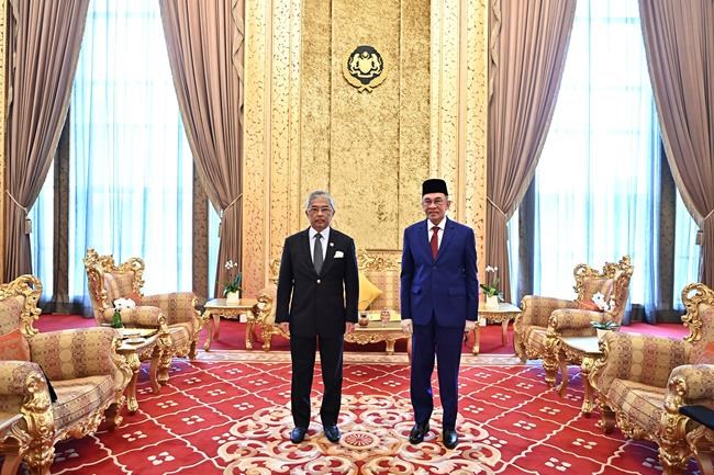 Malaysia's Anwar grilled by police over bid to become PM | iNFOnews.ca Malaysia's Anwar grilled by police over bid to become PM | iNFOnews.ca