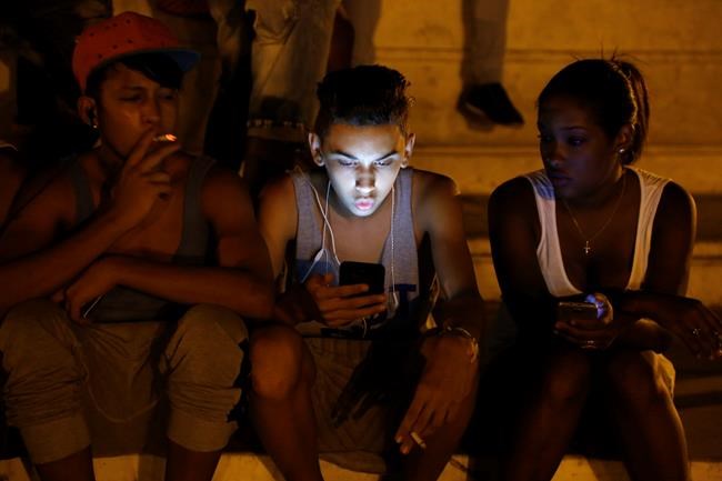 Internet access via mobile phones starts for all Cubans | iNFOnews.ca
