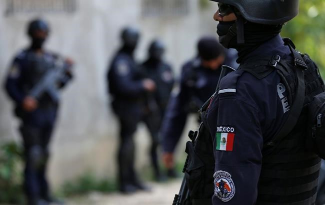 Mexico disarms Acapulco police force linked to drug gangs | iNFOnews.ca Mexico disarms Acapulco police force linked to drug gangs | iNFOnews.ca