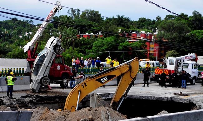 Mexico experts: Outdated drain caused July's deadly sinkhole | iNFOnews.ca