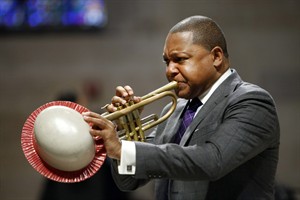 Jazz trumpeter Wynton Marsalis cancels Venezuela shows, youth workshops amid rising tensions | iNFOnews.ca CP32245813
