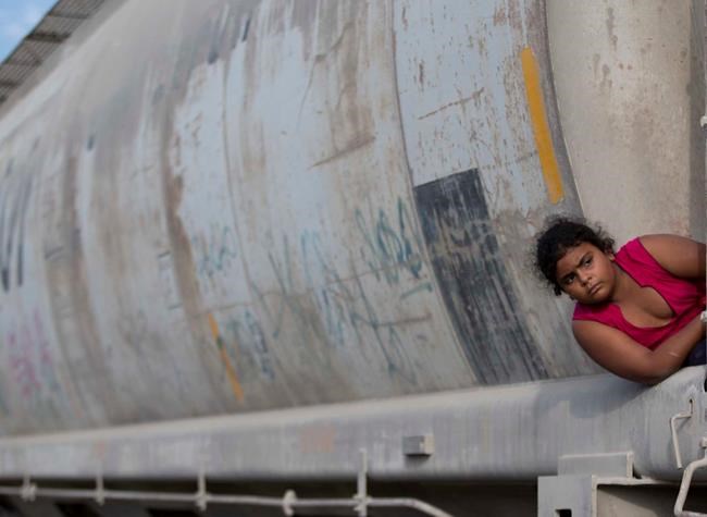 Mexican gov't takes over train line long used by migrants | iNFOnews.ca
