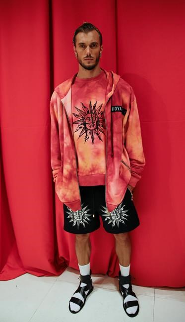 '13' star Tommy Dorfman embodies Fendi | iNFOnews.ca '13' star Tommy Dorfman embodies Fendi | iNFOnews.ca