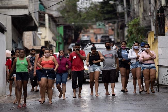10 dead in gunbattles during police raid on Rio slum complex | iNFOnews.ca 10 dead in gunbattles during police raid on Rio slum complex | iNFOnews.ca
