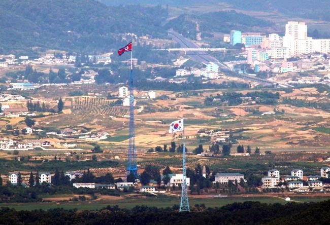 South's unification minister resigns as Korean tensions rise | iNFOnews.ca