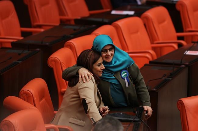 Turkish parliament resumes voting on Erdogan's powers | iNFOnews.ca Turkish parliament resumes voting on Erdogan's powers | iNFOnews.ca