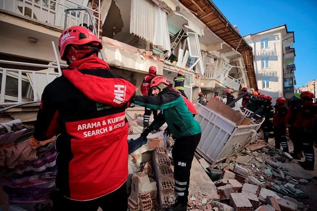 Death toll stands at 22 in Turkish earthquake; 1,000 hurt | iNFOnews.ca