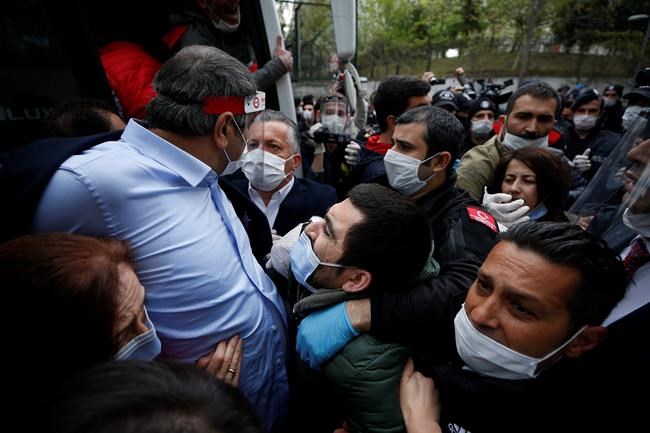 Turkish police detain gathered union leaders on May Day | iNFOnews.ca Turkish police detain gathered union leaders on May Day | iNFOnews.ca