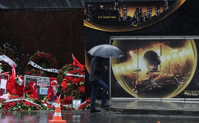 Turkey closing in on nightclub gunman, official says | iNFOnews.ca CP470547123