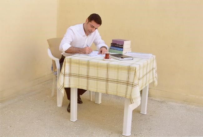 Turkish presidential candidate runs campaign from jail | iNFOnews.ca CP1846419257