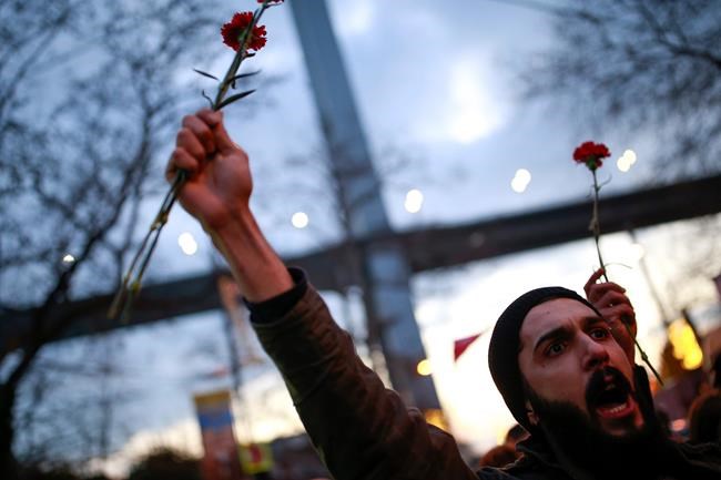 Video shows man believed to be nightclub attacker in Turkey | iNFOnews.ca Video shows man believed to be nightclub attacker in Turkey | iNFOnews.ca