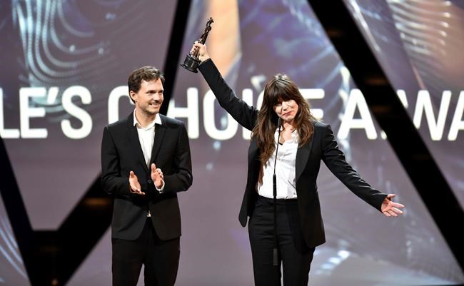 'Toni Erdmann' sweeps European Film Awards, winning 5 awards | iNFOnews.ca