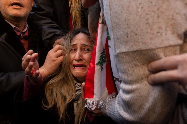 Lebanese protesters close road; scuffles injure 14 soldiers | iNFOnews.ca Lebanese protesters close road; scuffles injure 14 soldiers | iNFOnews.ca