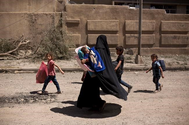 Airstrikes fuel Mosul gains as Iraq pushes for quick victory | iNFOnews.ca