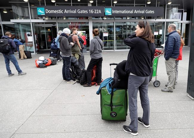 No need to swim: Germans stuck in New Zealand fly home | iNFOnews.ca No need to swim: Germans stuck in New Zealand fly home | iNFOnews.ca