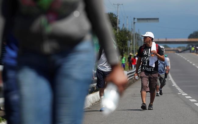 Ragged, growing caravan of migrants resumes march toward US | iNFOnews.ca Ragged, growing caravan of migrants resumes march toward US | iNFOnews.ca