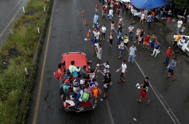 The Latest: 1st migrants arrive in Huixtla after 8-hour walk | iNFOnews.ca CP339691586