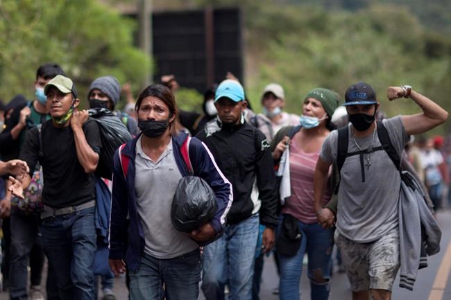 Guatemala tries blocking caravan of 9,000 Honduran migrants | iNFOnews.ca