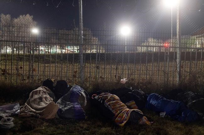 Hungary seen wrongly holding asylum seekers in transit zones | iNFOnews.ca CP1793810005