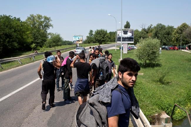 Protesting migrants ask EU leaders why borders are closed | iNFOnews.ca Protesting migrants ask EU leaders why borders are closed | iNFOnews.ca
