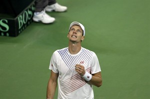 Serbia's Novak Djokovic beats Czech Tomas Berdych to level Davis Cup final at 2-2 | iNFOnews.ca CP25987630