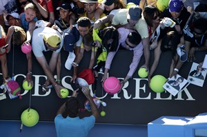 On her back with her ankle ailing, Serena Williams serves up a double bagel at Australian Open | iNFOnews.ca CP21585281