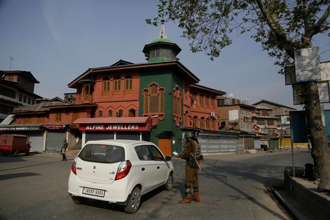 Kashmir shut by strike, security day after deadly fighting | iNFOnews.ca Kashmir shut by strike, security day after deadly fighting | iNFOnews.ca