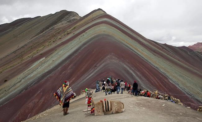 Tourists flocking to Peru's newfound 'Rainbow Mountain' | iNFOnews.ca