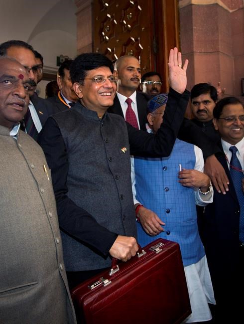 India budget offers tax cuts, handouts for poor farmers | iNFOnews.ca