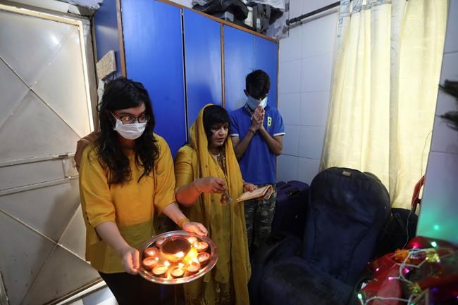 Police struggle to enforce India's sweeping virus lockdown | iNFOnews.ca Police struggle to enforce India's sweeping virus lockdown | iNFOnews.ca