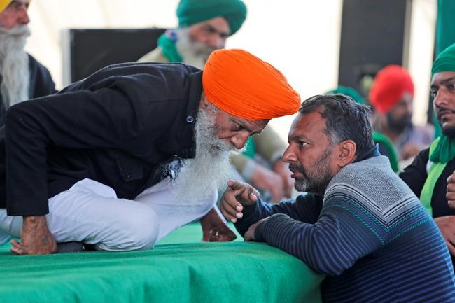 Protesting farmers return to camp after storming Indian fort | iNFOnews.ca