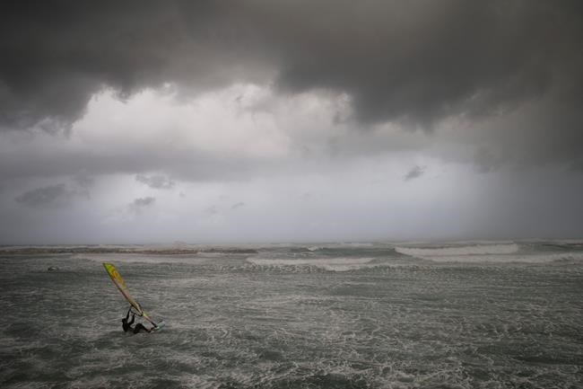 Weather front brings sandstorms, hail, rain to Middle East | iNFOnews.ca