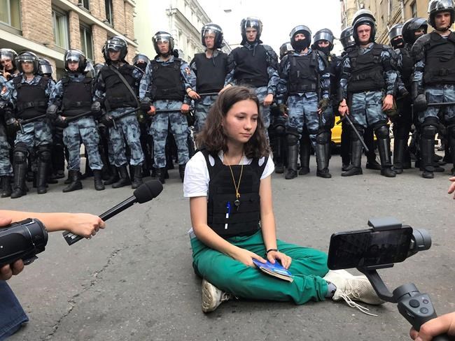 Moscow protesters sent to prison for using force on police | iNFOnews.ca