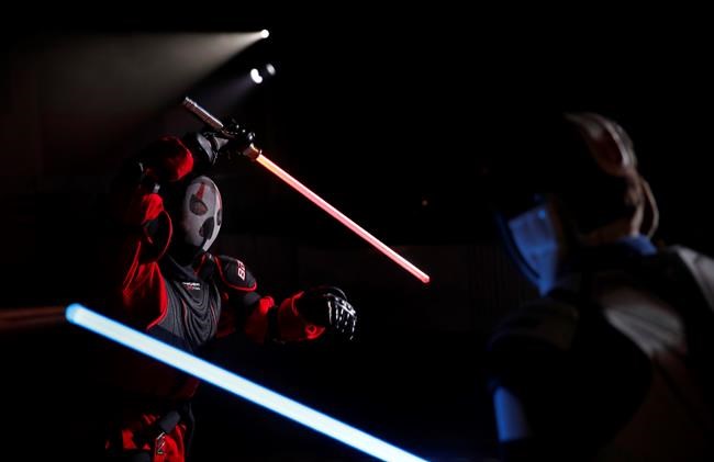 Fencing body 'interested' in France's embrace of lightsaber | iNFOnews.ca