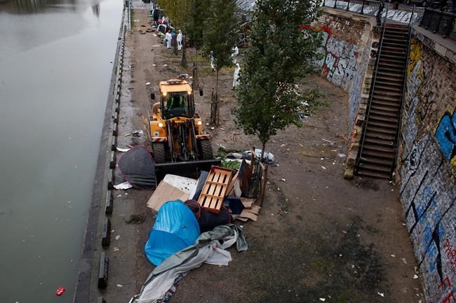 Macron gets tough as France struggles to deal with migrants | iNFOnews.ca Macron gets tough as France struggles to deal with migrants | iNFOnews.ca