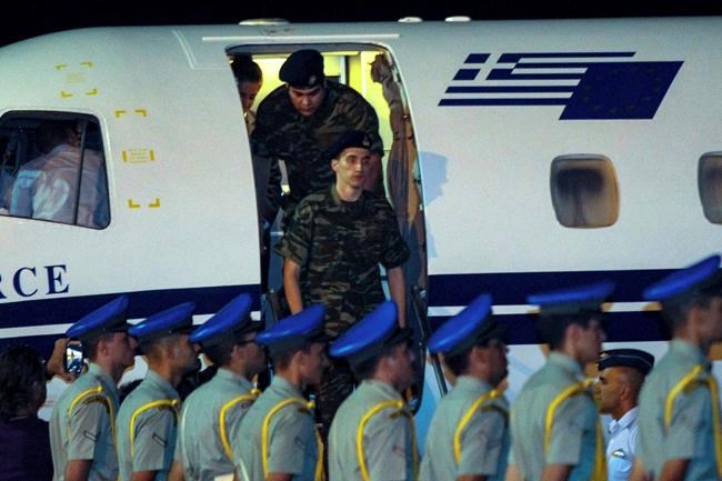 Greek soldiers freed from Turkish prison return to families | iNFOnews.ca
