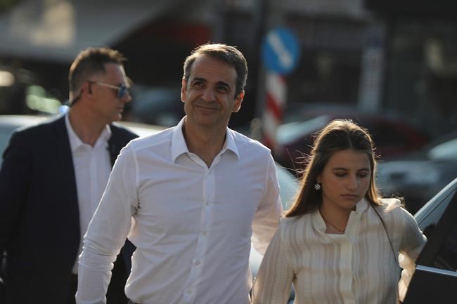 The Latest: Greece's left-wing leader concedes election | iNFOnews.ca CP187844200
