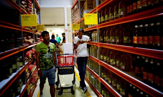 Cuba opens 1st bulk goods store, but wholesale still elusive | iNFOnews.ca CP999321583