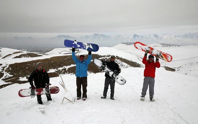 War-weary Afghan youth turn to snowboarding for thrills | iNFOnews.ca