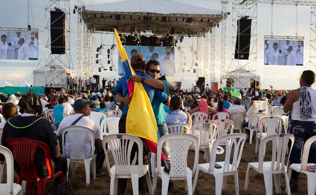 The Latest: Colombia accord signing ends with 'Ode to Peace' | iNFOnews.ca