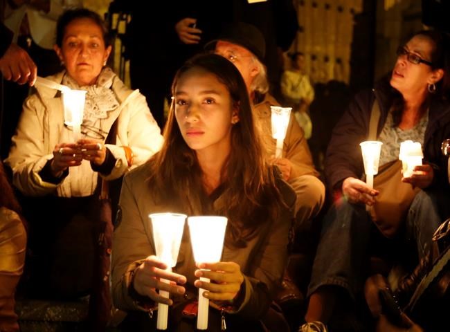 Thousands of Colombians march to save peace deal with rebels | iNFOnews.ca CP298790469